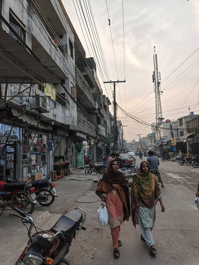 invester ky liye sunehri mouqa  (without shops)

                                                            alt=