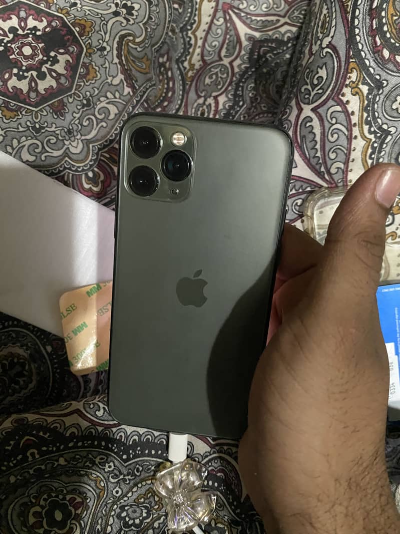 iPhone 11 Pro jv 256gb

                                                            alt=
