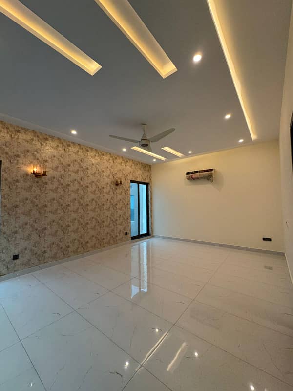 Prime Location Brand New

                                                            alt=