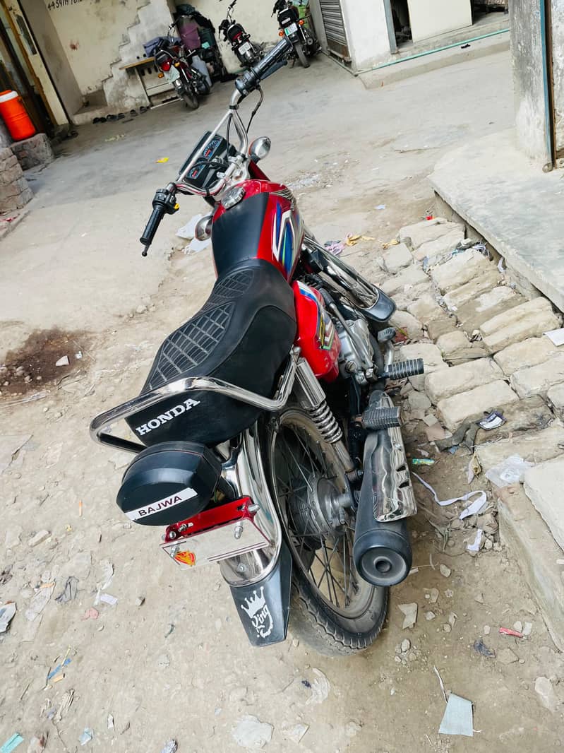 Honda 125 2022

                                                            alt=