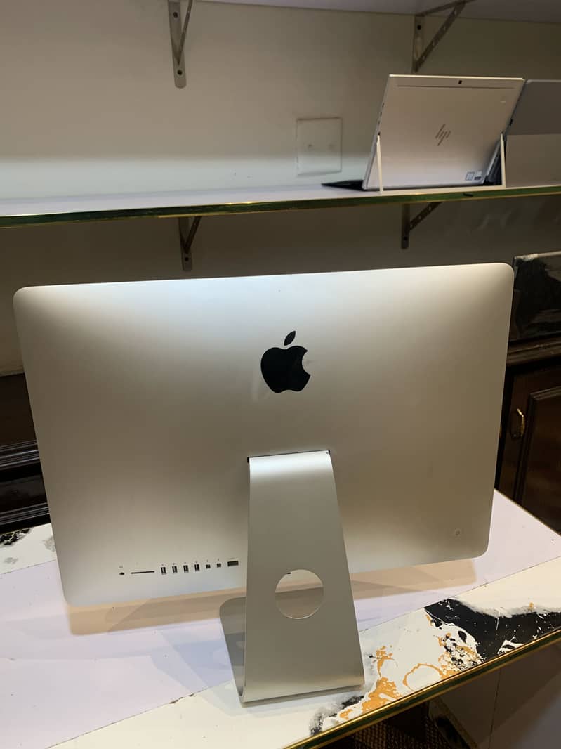 Core i5 2013 model 8gb ram 1tb ssd

                                                            alt=