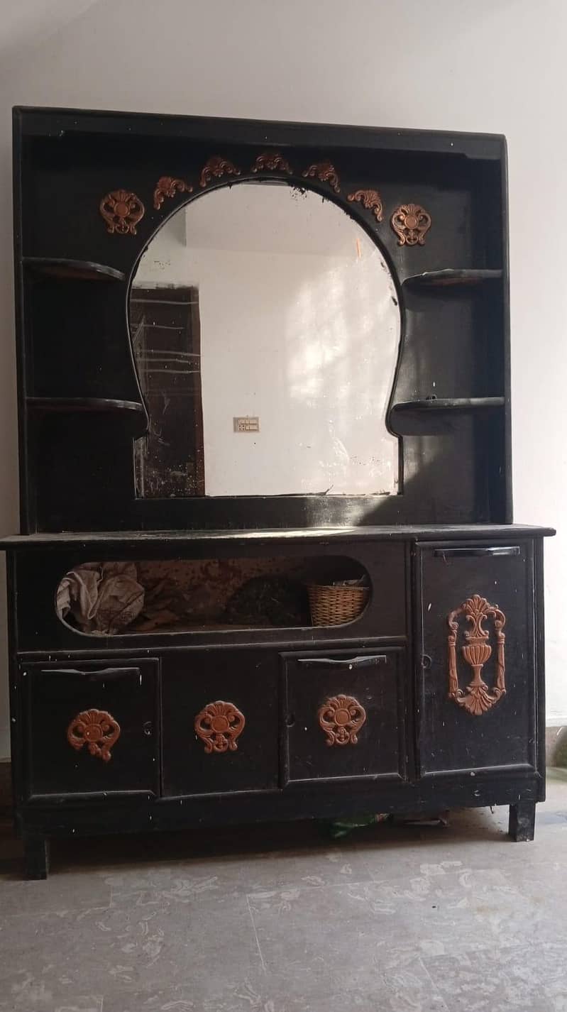 Dressing table

                                                            alt=