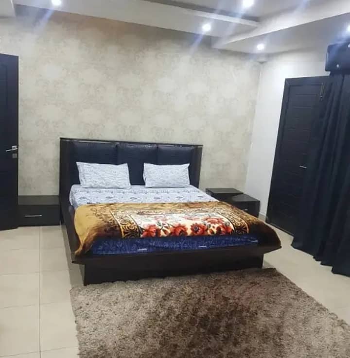 Phr day short Time flats available bahria twon

                                                            alt=