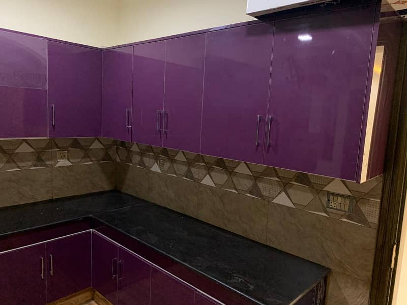 10 Marla Lavish House For Rent With Gas

                                                            alt=