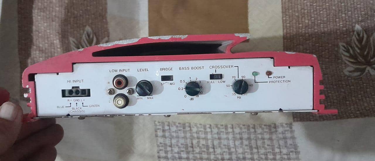 Amplifier and One Speaker

                                                            alt=