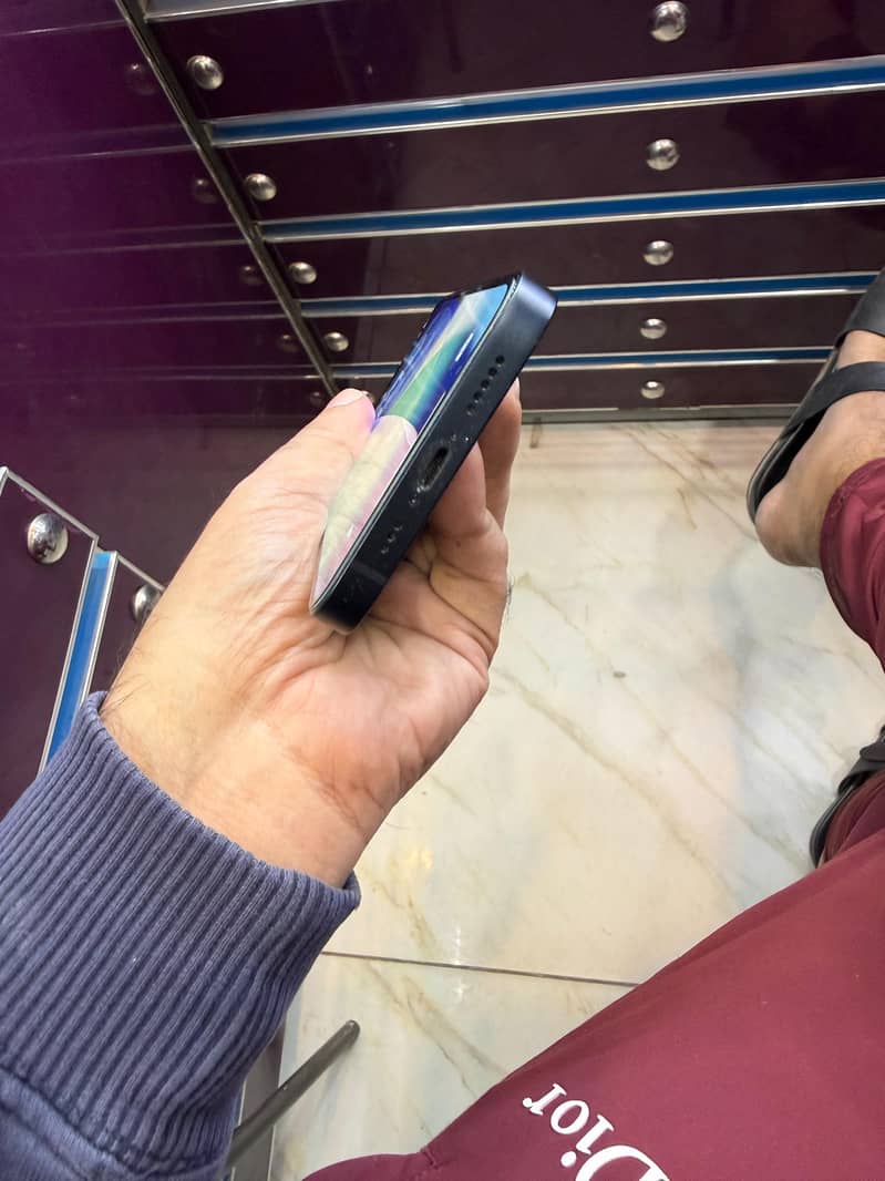 iphone 14 jv 128 GB

                                                            alt=