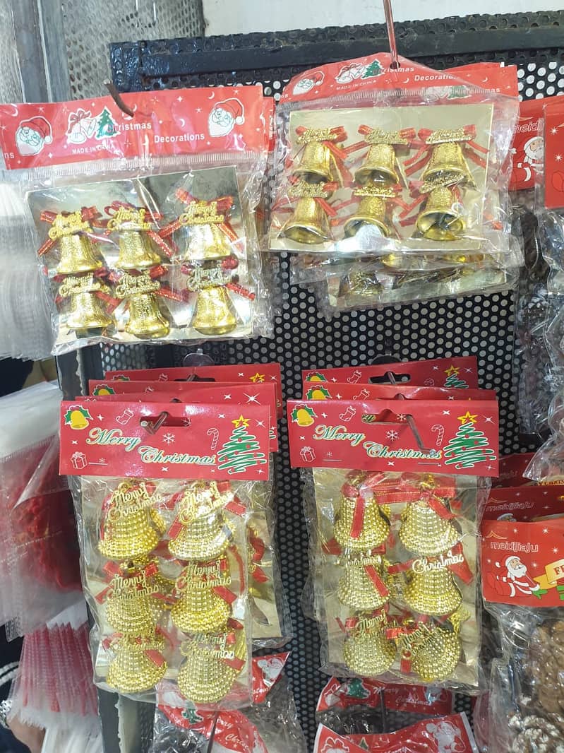 Christmas Tree/Decorations/3ft–10ft/ Available Contact 0300-088-0389

                                                            alt=