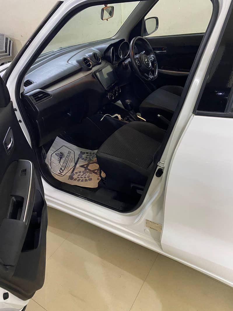 Suzuki Swift GLX 2023/24 Full Option (Full Original)

                                                            alt=