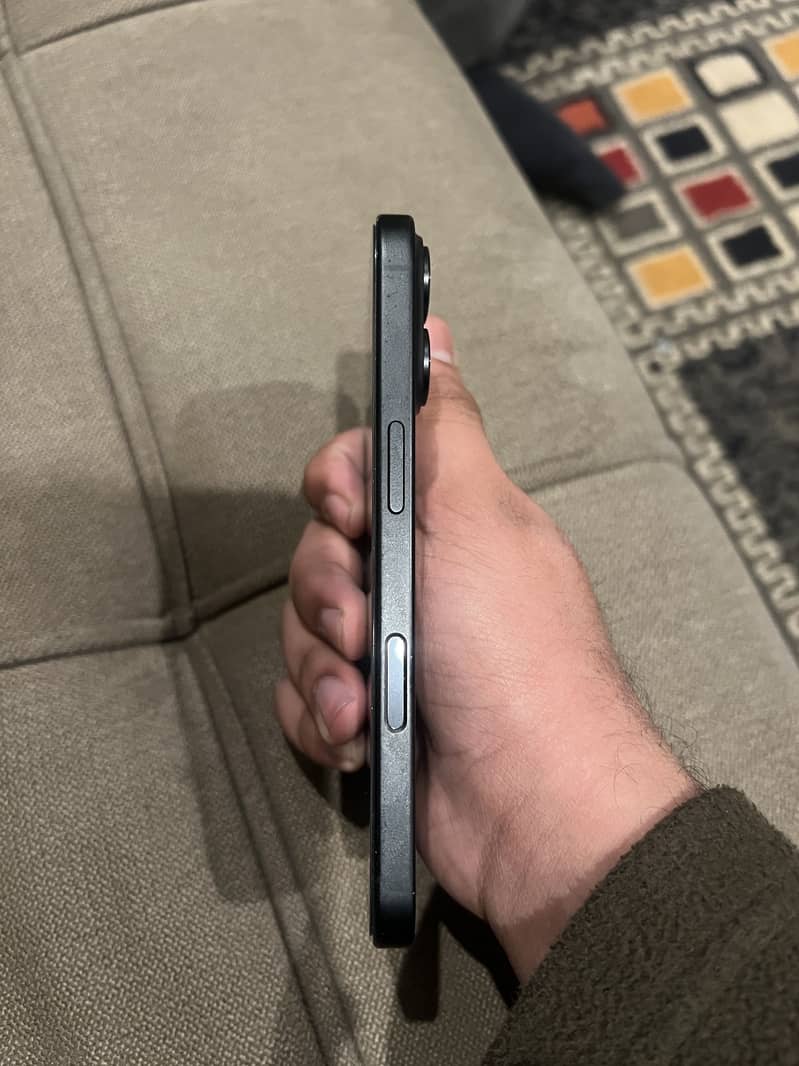 Iphone 16 jv 128 GB

                                                            alt=