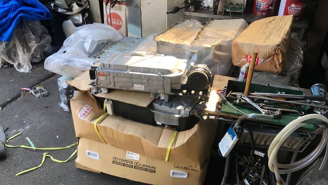 Toyota Prius aqua abs and battery

                                                            alt=