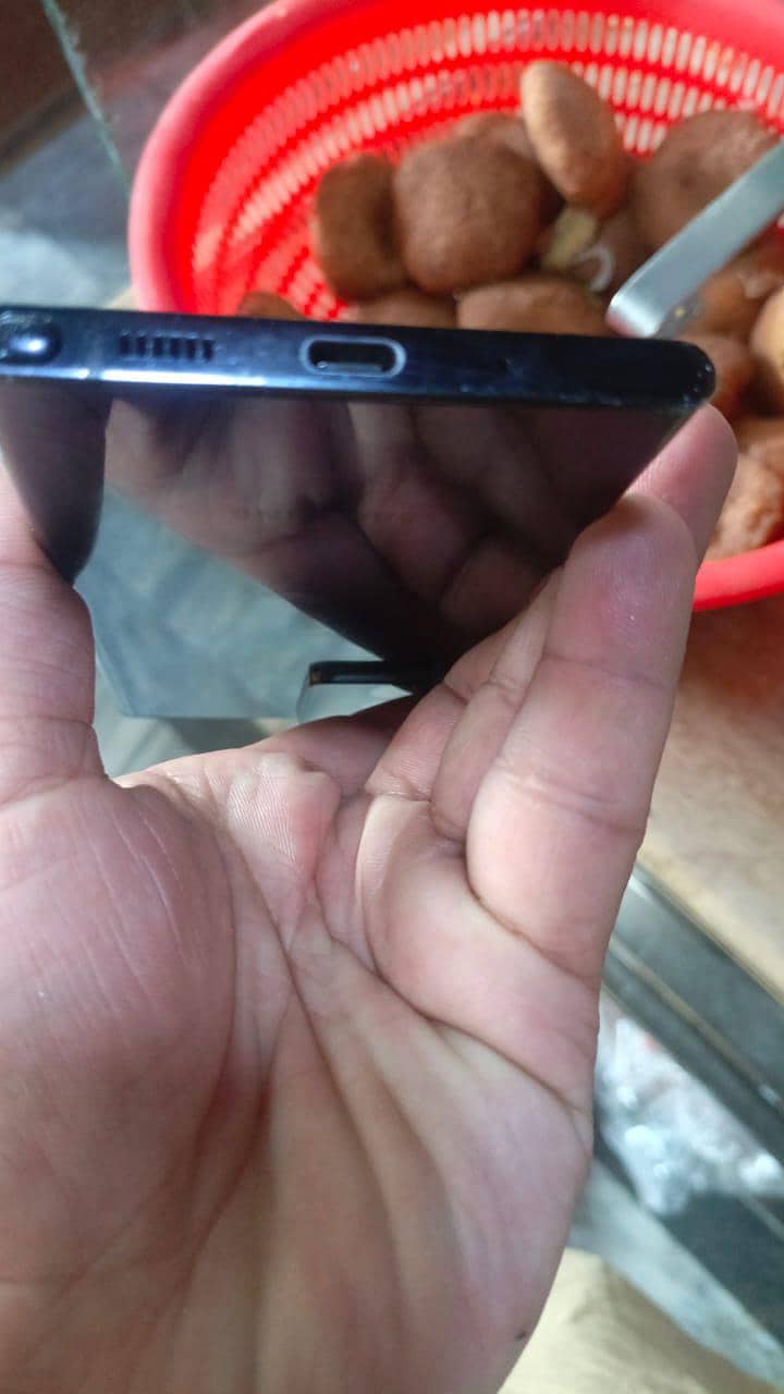 Samsung Note 20 ultra

                                                            alt=