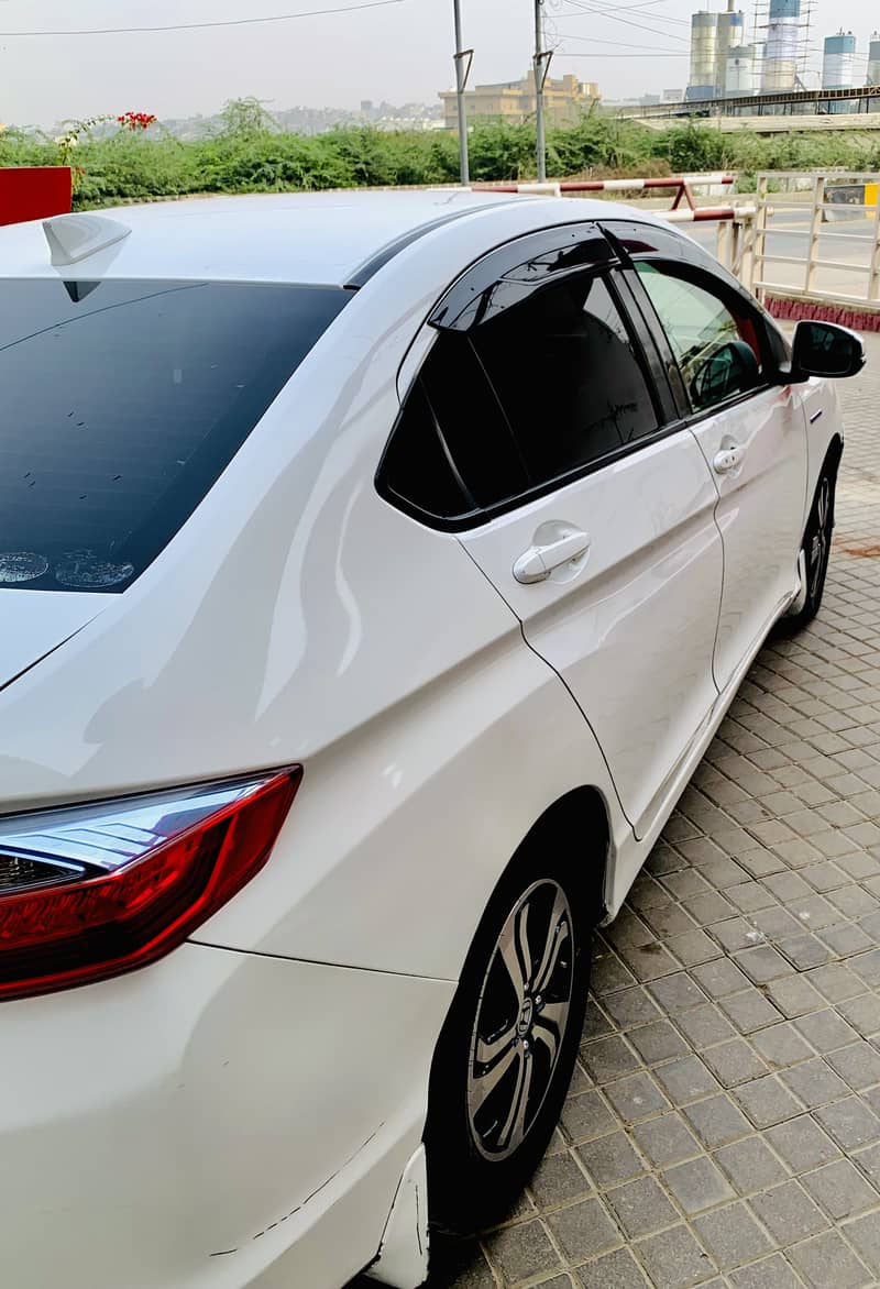 Honda Grace Hybrid 2015

                                                            alt=