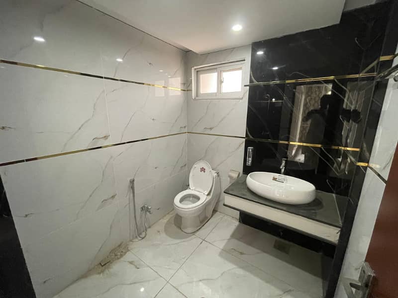 10 Marla Double story House For Rent In Royal Orchard Multan With 10kv Solar

                                                            alt=