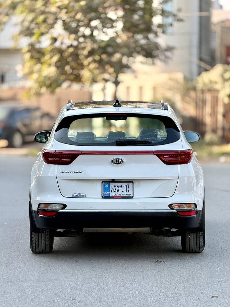 KIA SPORATGE AWD  2021 Model

                                                            alt=