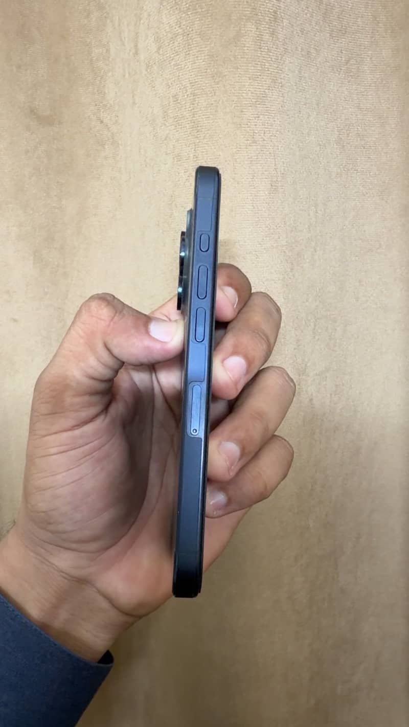 Iphone 15 pro pta 256GB 94 health kit only

                                                            alt=