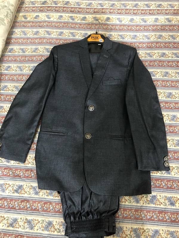 3 peice pent coat 26 size

                                                            alt=