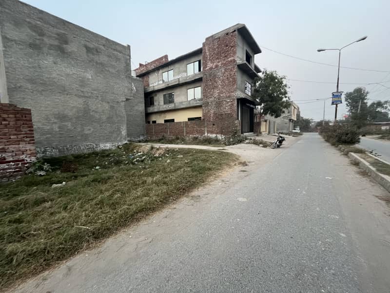 Unoccupied Commercial Plot Of 2 Marla Is Available For Sale In Kahna

                                                            alt=