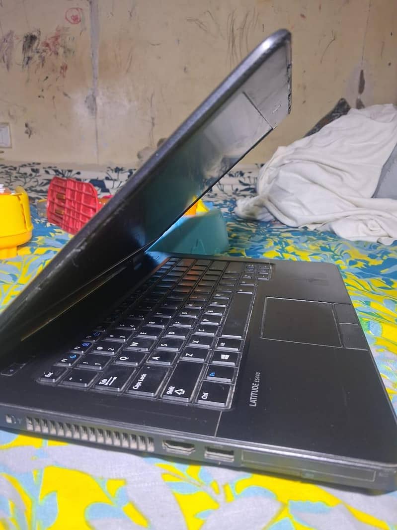Dell laptop

                                                            alt=