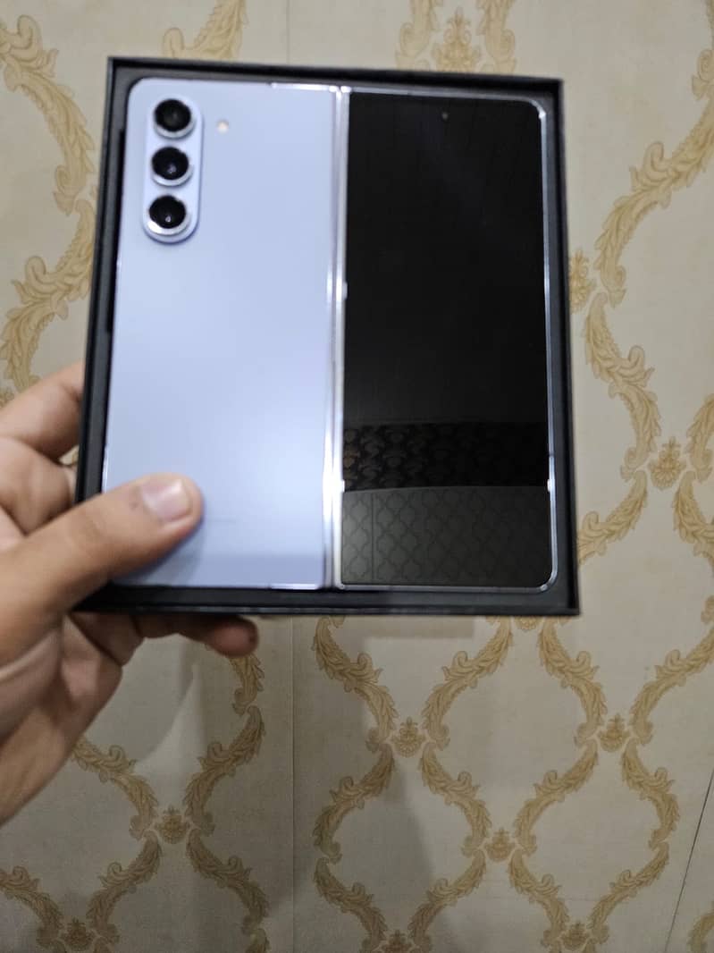 Samsung Mobile Z Fold 5/

                                                            alt=