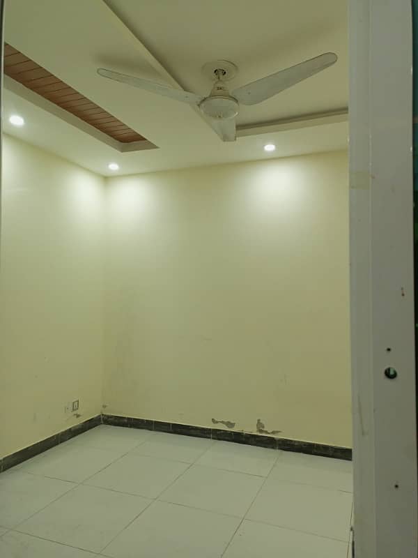 Two bed unfurnished apartment available for rent in Islamabad markez

                                                            alt=