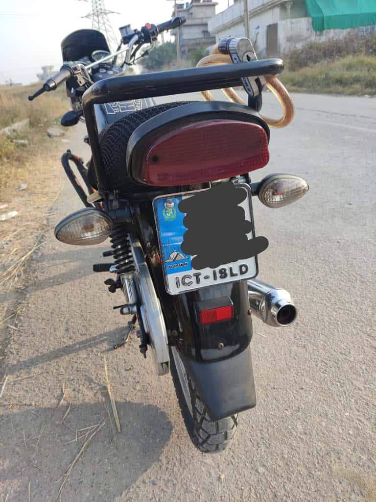 SUZUKI || GS 150 SE || Special Edition || Model 2022

                                                            alt=