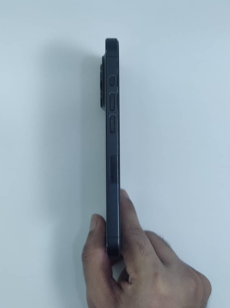 Iphone 15 Pro (Official Pakistani Model)

                                                            alt=