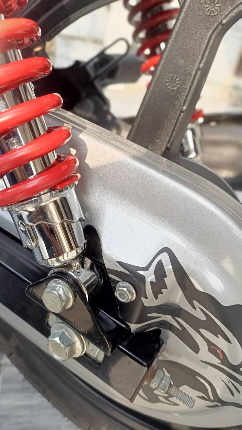 Honda CB125F-Showroom Condition | powerful Engine | Original Access

                                                            alt=