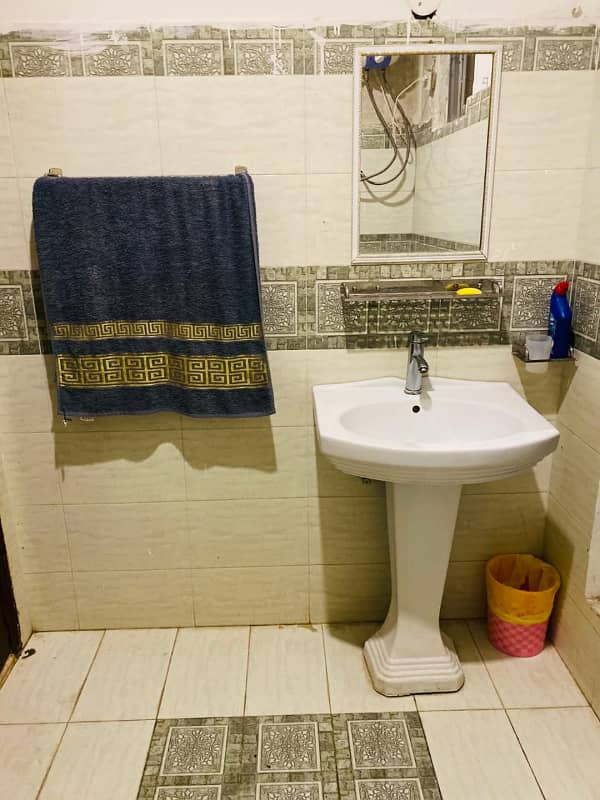 Luxury Furnished apartments baily and weekly and monthly basis for rent bahria Town Lahore

                                                            alt=