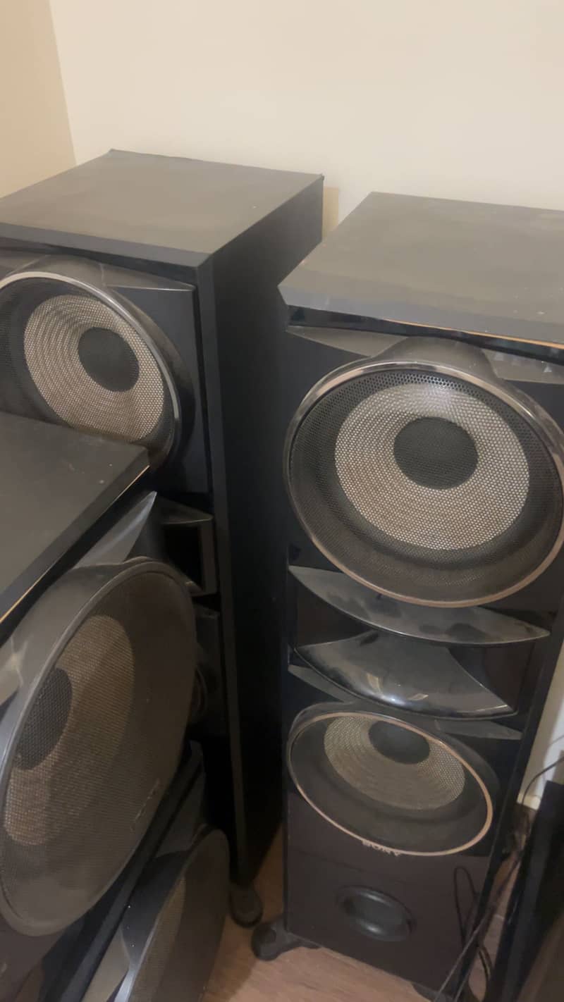 Original speakers

                                                            alt=