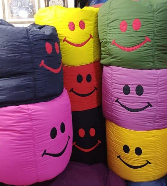 Smiley Face Bean Bags_All sizes_ Office use _ Home Use_ kids Gifts

                                                            alt=