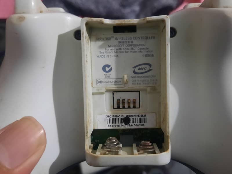 Xbox 360 Wireless Controller

                                                            alt=