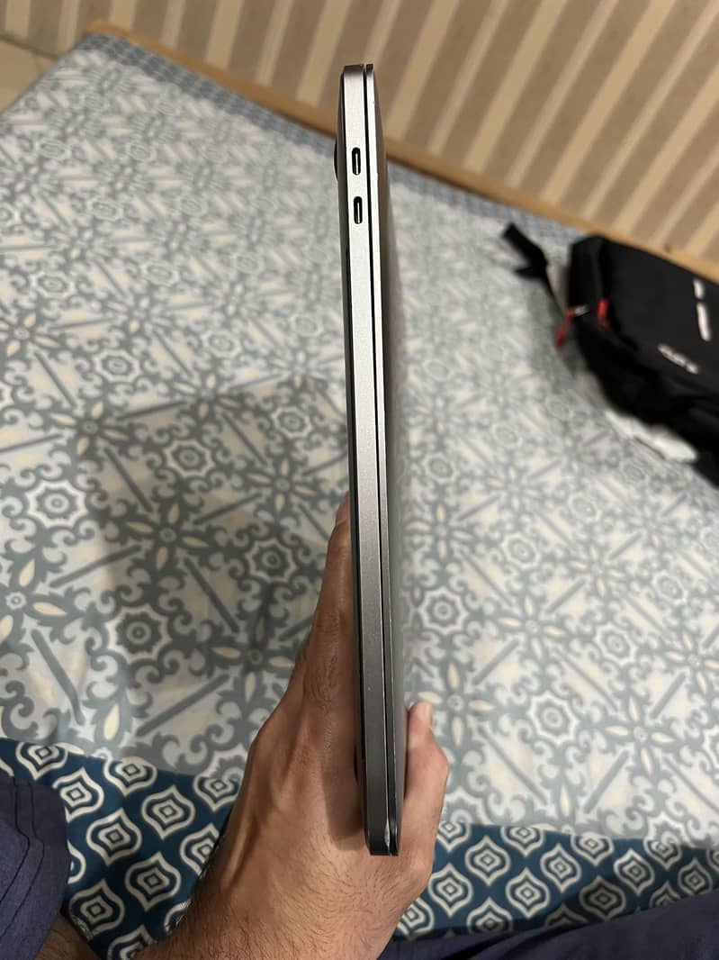 MacBook Pro 2019 – 16-inch | Core i7 | 16GB RAM | 512GB SSD

                                                            alt=