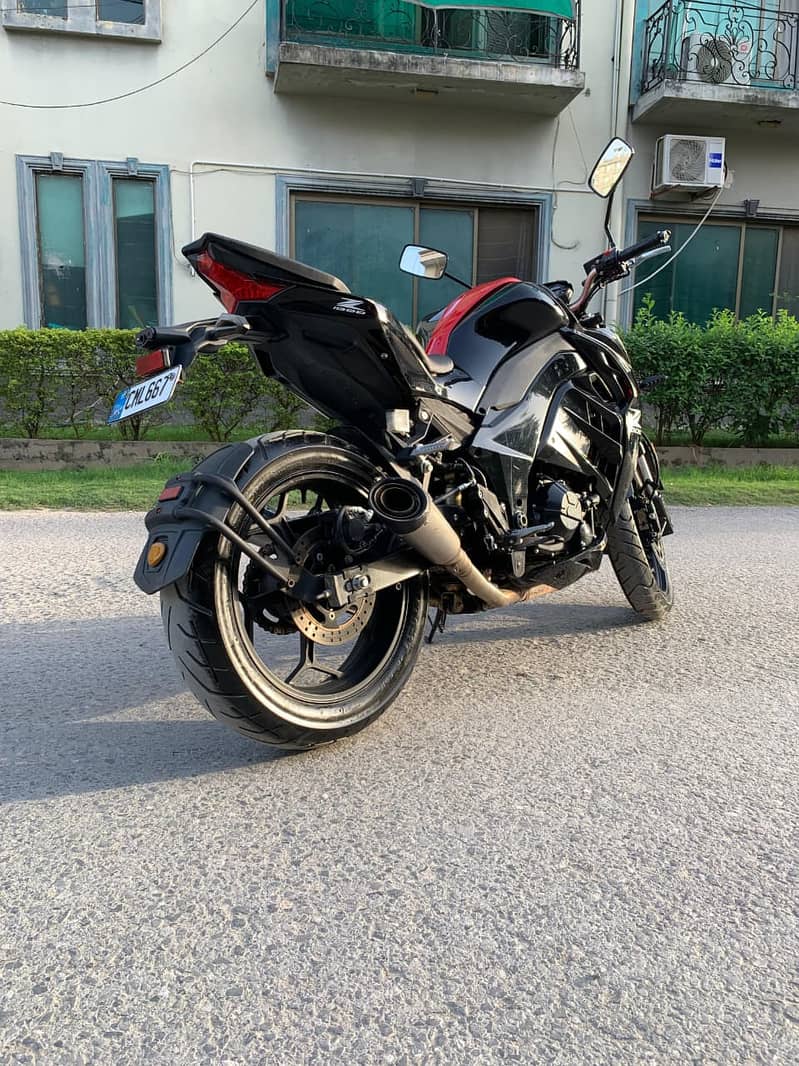 Kawasaki Z1000 | Model 2023

                                                            alt=