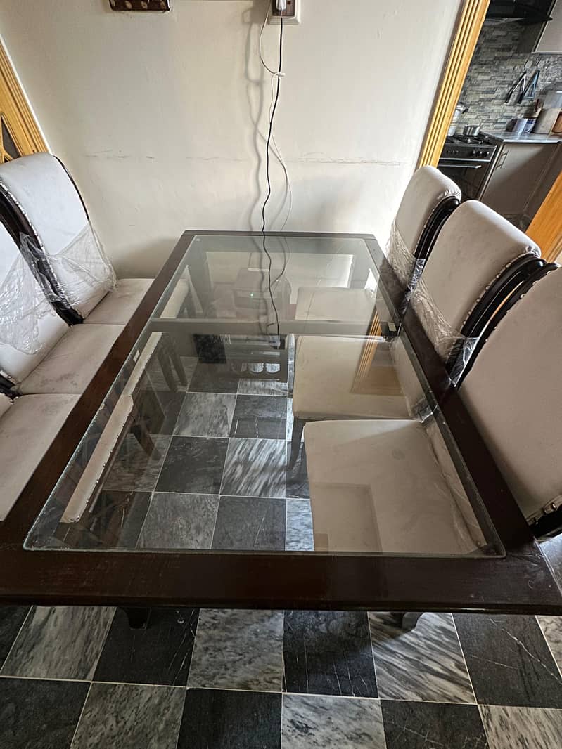 dining table set

                                                            alt=