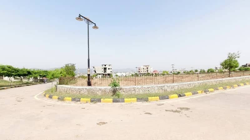 Looking For A Residential Plot In E-16/3 Islamabad

                                                            alt=