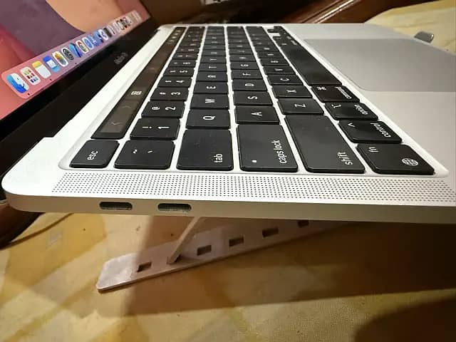 MacBook Pro 13-inch M2 2023 (MNEQ3LL/A)

                                                            alt=