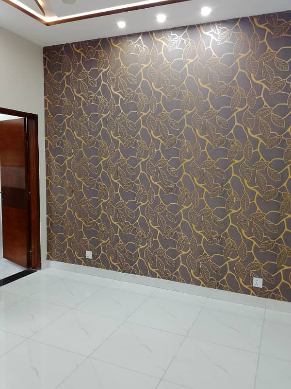 Corner | 5 Marla Beautiful House For Sale In Palm City

                                                            alt=