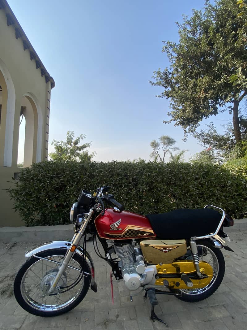 Honda CG125Se Gold Edition For Sale 03027242326

                                                            alt=