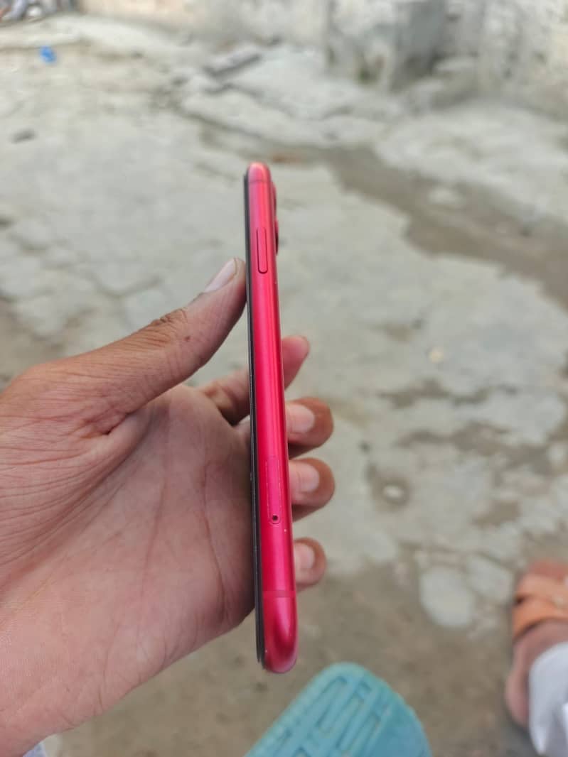 I phone 11 128 gb

                                                            alt=