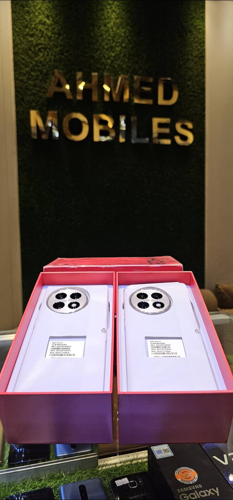 one plus 13r Brand new 256 gb 512 gb with Complete Box PTA Approve Tax

                                                            alt=