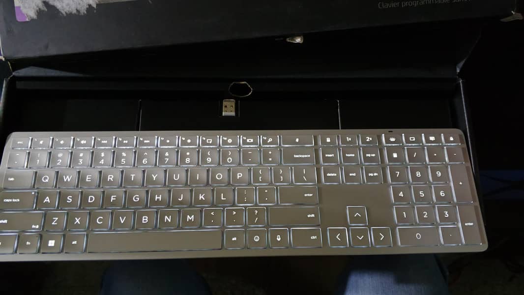 HP 970 Programmable wireless Triple Mode Keyboard

                                                            alt=