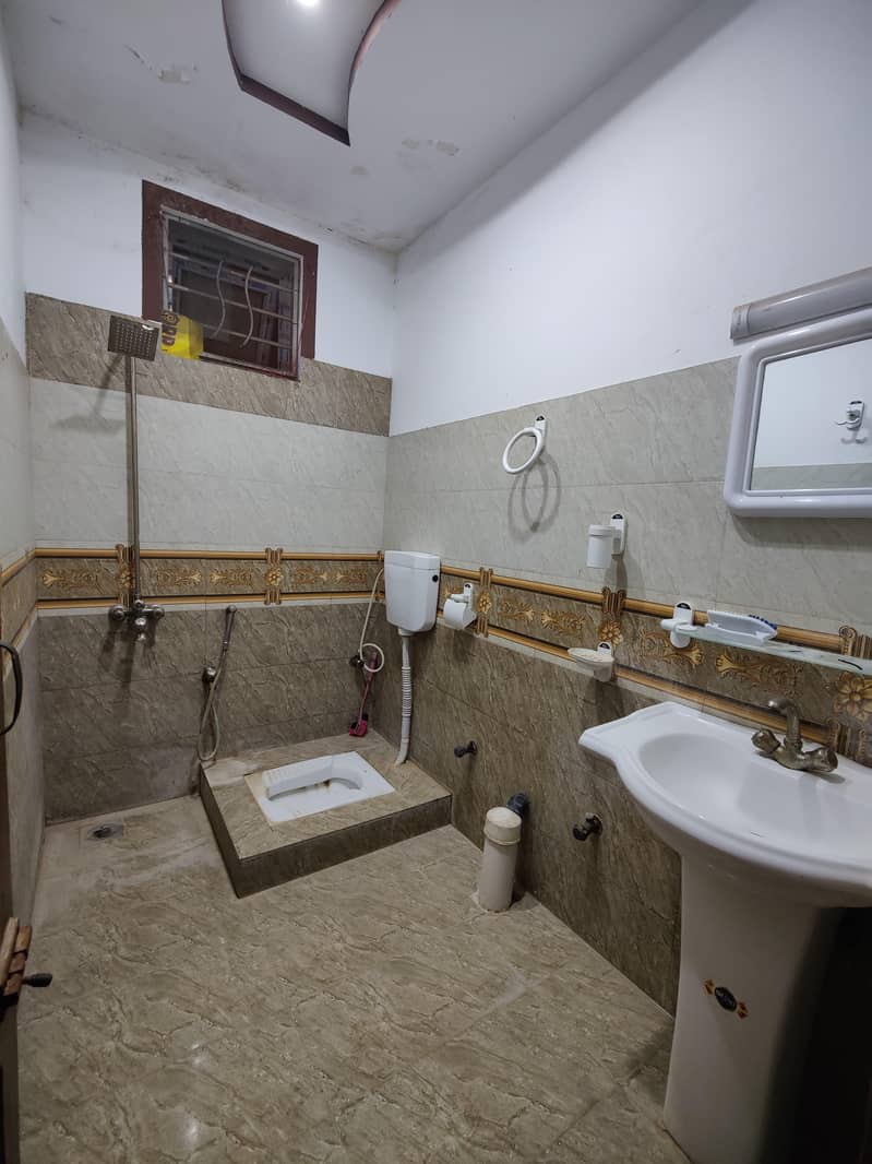 Skyline Boys Hostel Gulberg Green

                                                            alt=