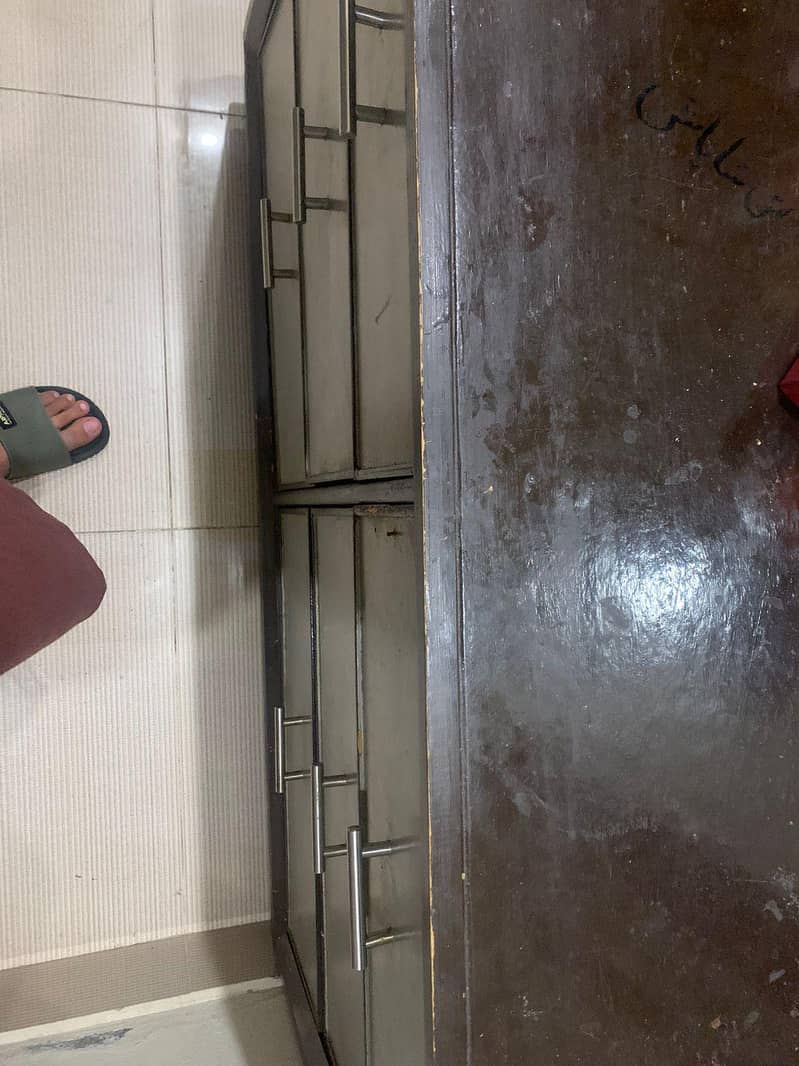 dressing table good condition

                                                            alt=