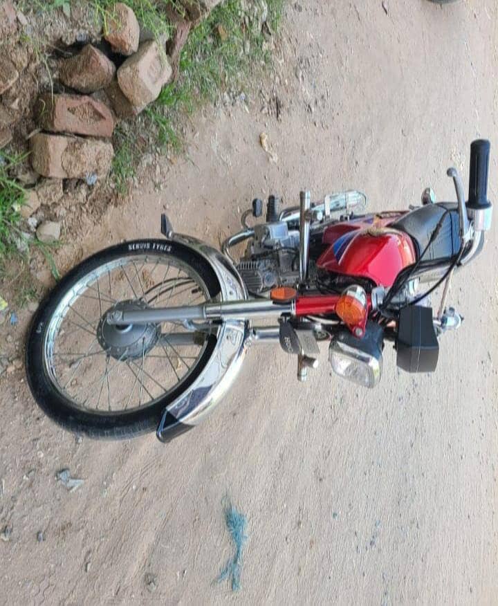 ہونڈا سی ڈی 70 بھائی جان ہے

                                                            alt=