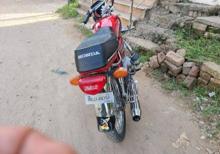 ہونڈا سڈی 70 ریڈ کلر

                                                            alt=