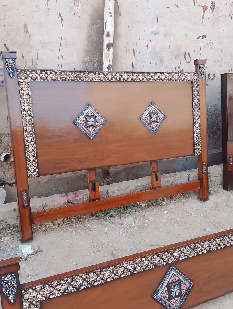 Bed double

                                                            alt=