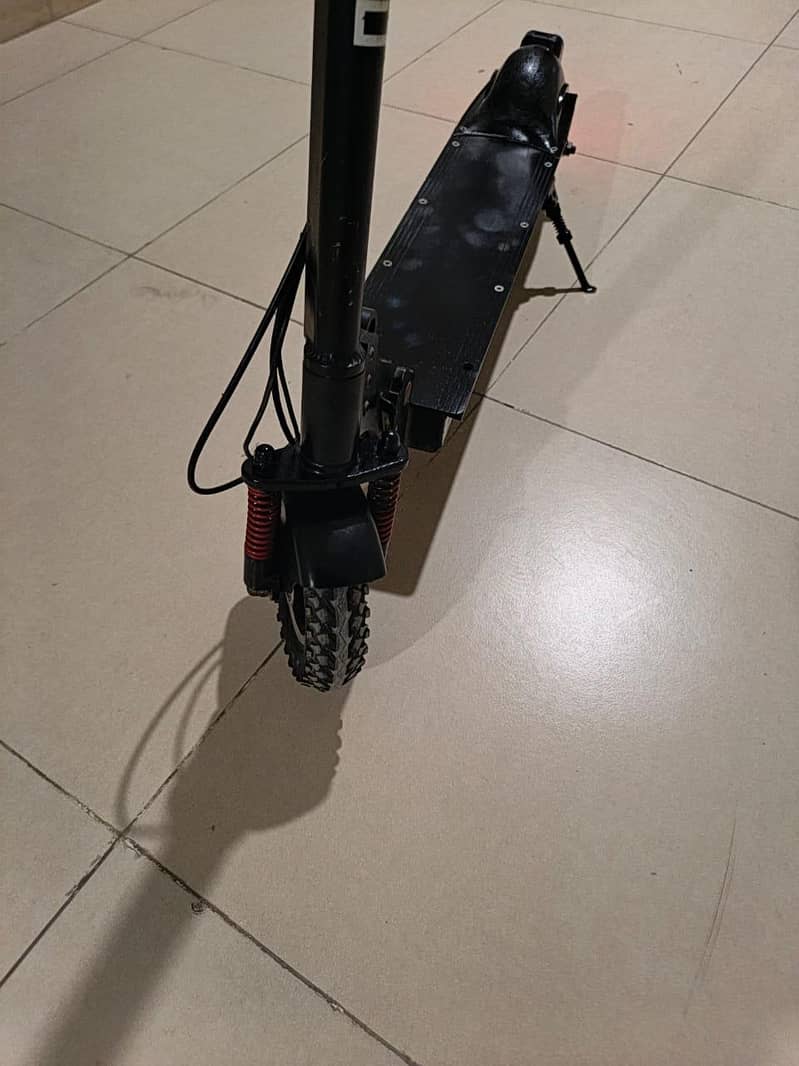 electric scooty available in almunim frame and foldable dm 03132876535

                                                            alt=