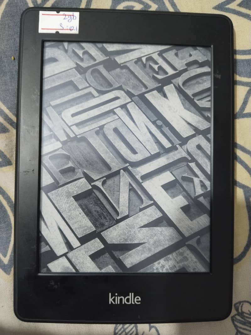 Paperwhite Kindle Amazon e-reader book reader nook Kobo sony

                                                            alt=