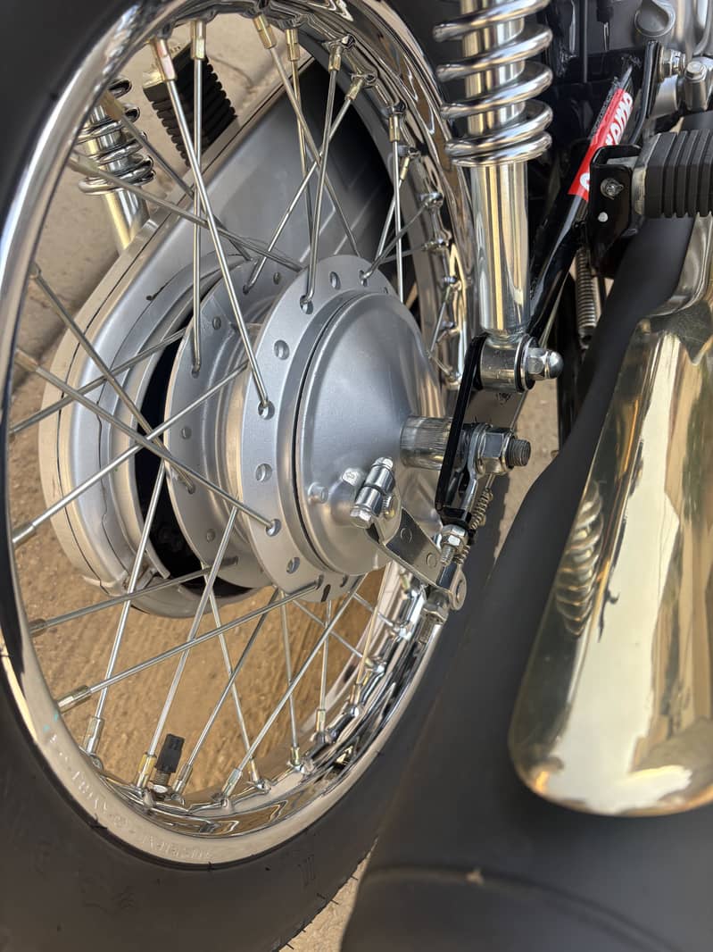 Honda 125

                                                            alt=