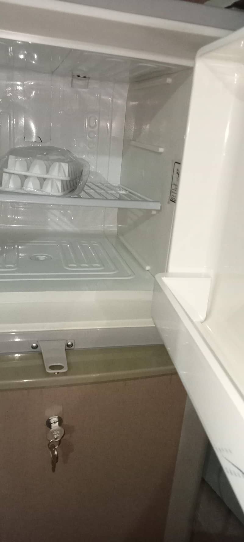 DAWLANCE BRAND-NEW REFRIJATOR

                                                            alt=